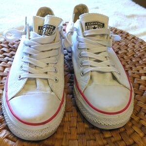 Men's 8.5 Converse, Women's 10 Converse, white shoes, sneakers